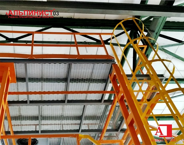 Ленинградская область, г. Волхов. Волховский филиал АО «Апатит» для повышения уровня безопасности при работе на высоте  тренируются на учебном полигоне "АЛЬПИНИСТ" -03 Ленинградская область, г. Волхов. Волховский филиал АО «Апатит» для повышения уровня безопасности при работе на высоте  тренируются на учебном полигоне "АЛЬПИНИСТ" -03