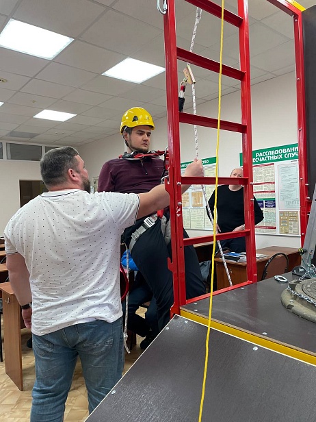 г. Нижнекамск. ЧОУ ДПО «Безопасность труда» рады сообщить что в Нижнекамске открылся первый наш сертифицированный полигон "АЛЬПИНИСТ" для отработки навыков безопасных работ на высоте. г. Нижнекамск. ЧОУ ДПО «Безопасность труда» рады сообщить что в Нижнекамске открылся первый наш сертифицированный полигон "АЛЬПИНИСТ" для отработки навыков безопасных работ на высоте.